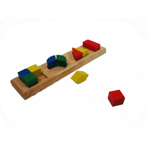 Moyo Montessori Moyo Montessori Různobarevné cihly, 4 základní tvary